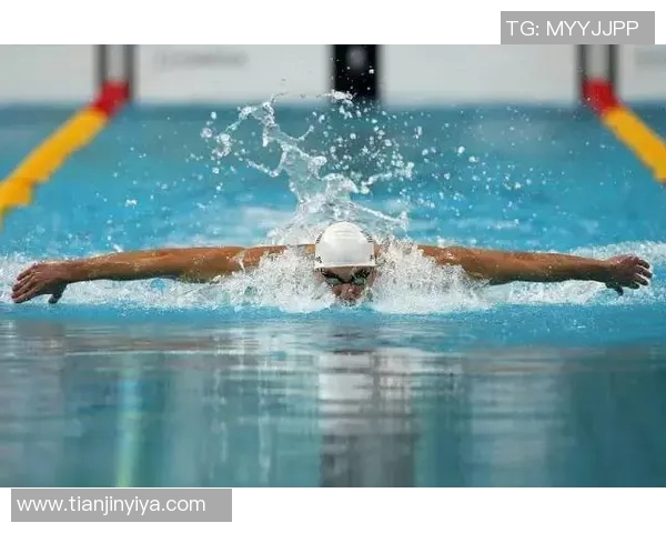 蝶泳技术解析:掌握核心动作与提高效率的关键要素 蝶泳技术解析:掌握核心动作与提高效率的关键要素